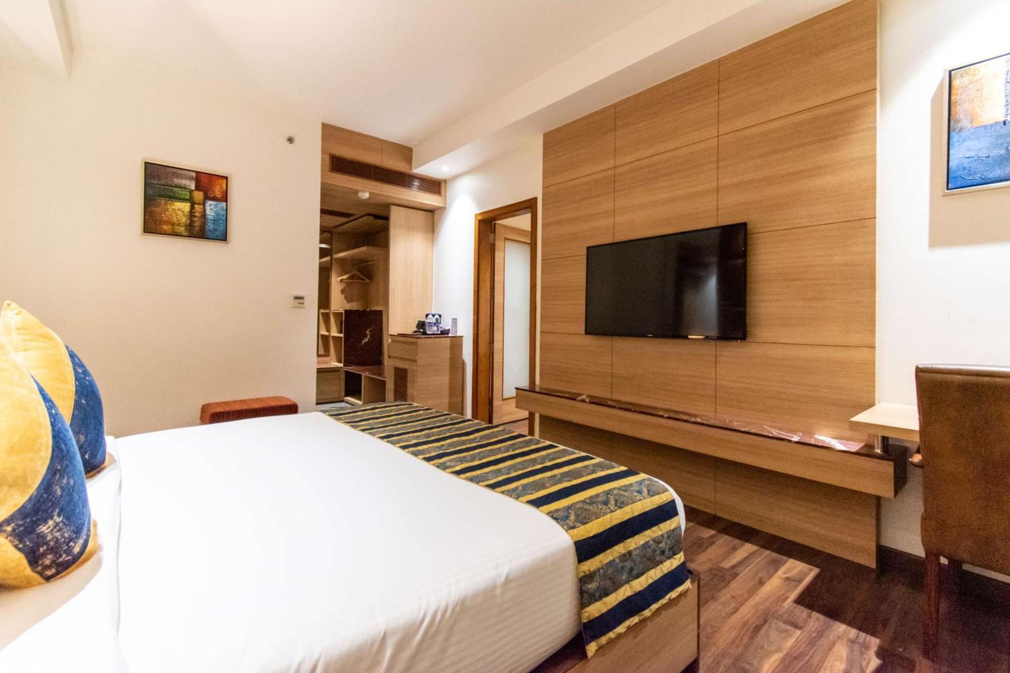 Best Western La Vista Pathānkot Exterior foto